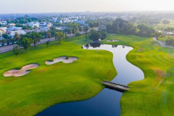country-club country club